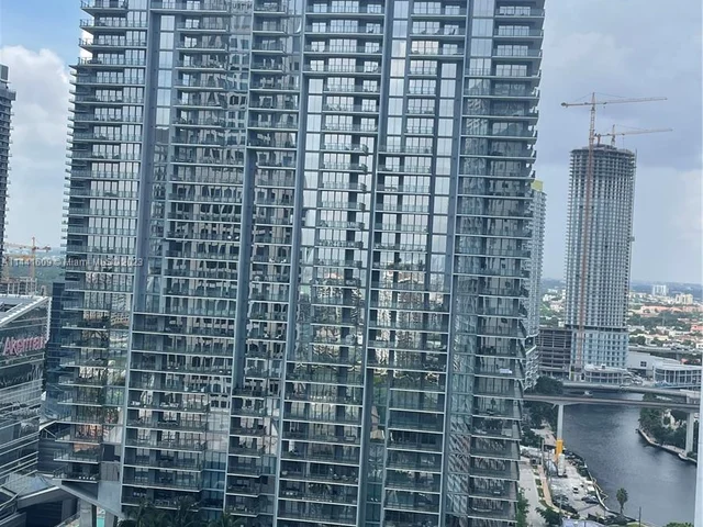 500 BRICKELL AV # 2910, Miami FL 33131
