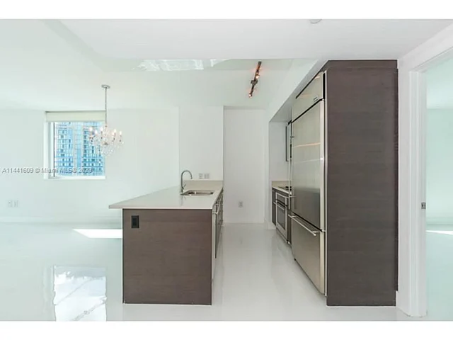500 BRICKELL AV # 2910, Miami FL 33131