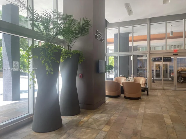 500 BRICKELL AV # 2910, Miami FL 33131