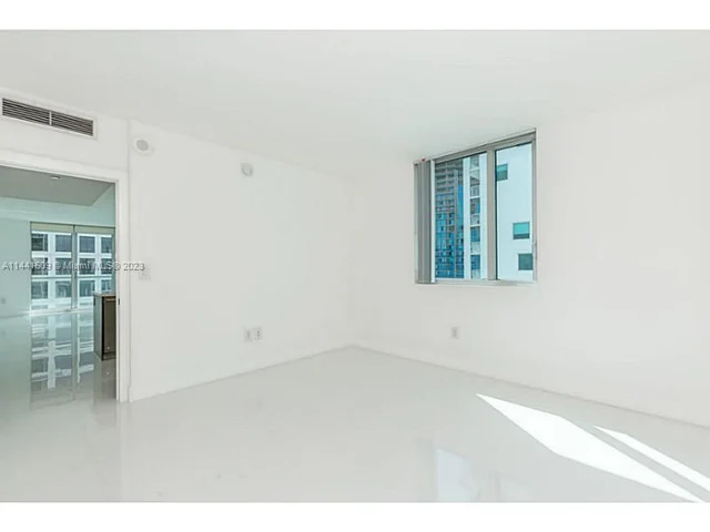 500 BRICKELL AV # 2910, Miami FL 33131