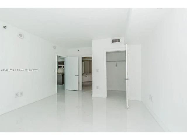 500 BRICKELL AV # 2910, Miami FL 33131
