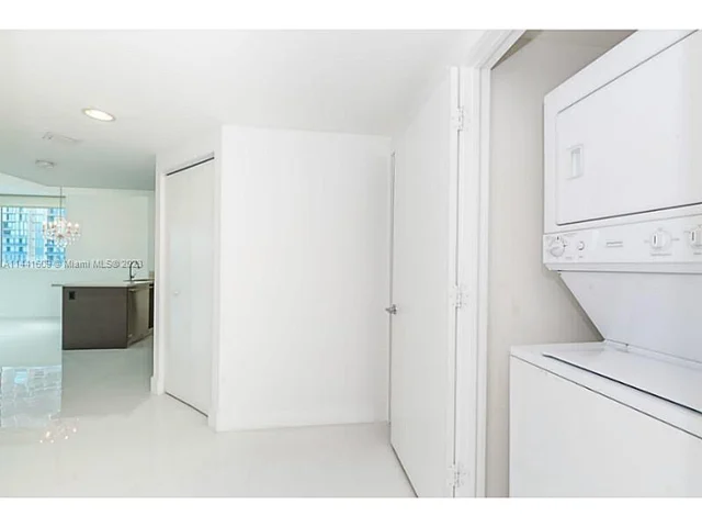 500 BRICKELL AV # 2910, Miami FL 33131