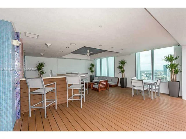 500 BRICKELL AV # 2910, Miami FL 33131