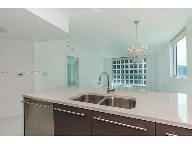 500 BRICKELL AV # 2910, Miami FL 33131