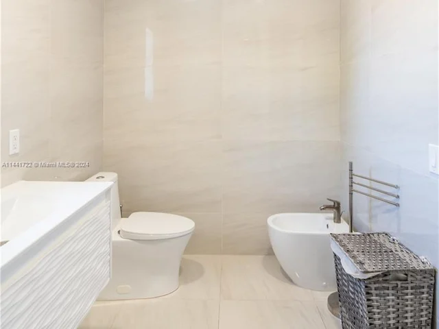 4560 Post Ave, Miami Beach FL 33140