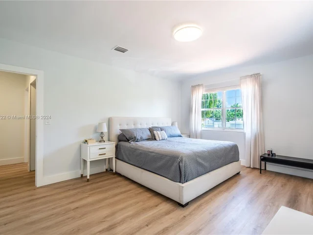 4560 Post Ave, Miami Beach FL 33140