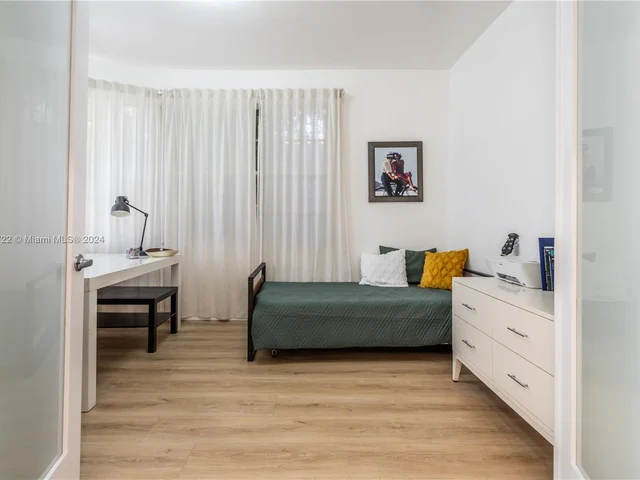 4560 Post Ave, Miami Beach FL 33140