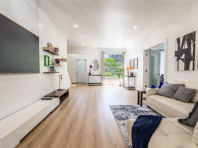 4560 Post Ave, Miami Beach FL 33140