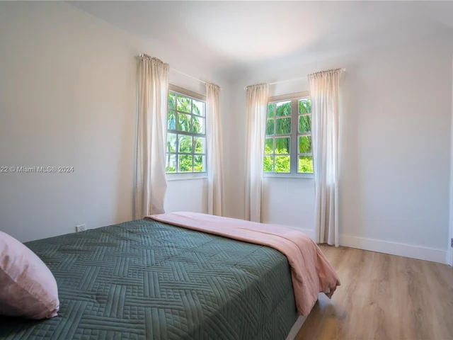 4560 Post Ave, Miami Beach FL 33140