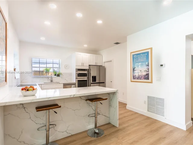 4560 Post Ave, Miami Beach FL 33140