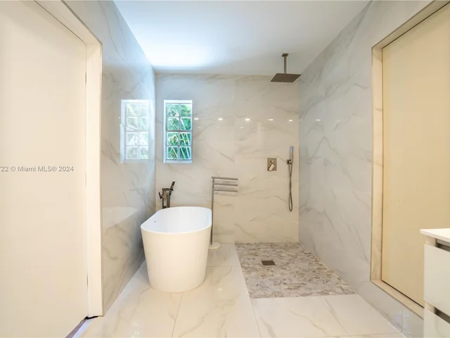 4560 Post Ave, Miami Beach FL 33140