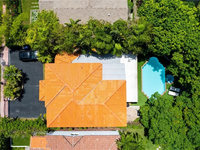 4560 Post Ave, Miami Beach FL 33140