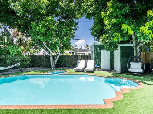 4560 Post Ave, Miami Beach FL 33140