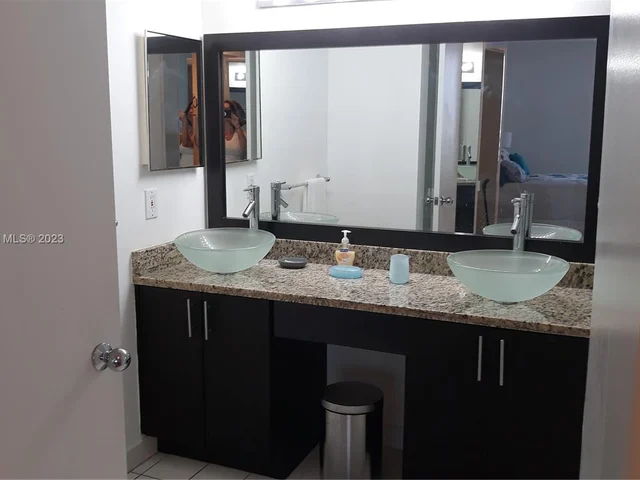 3300 NE 191st St # 1216, Aventura FL 33180