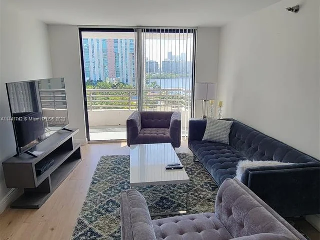 3300 NE 191st St # 1216, Aventura FL 33180