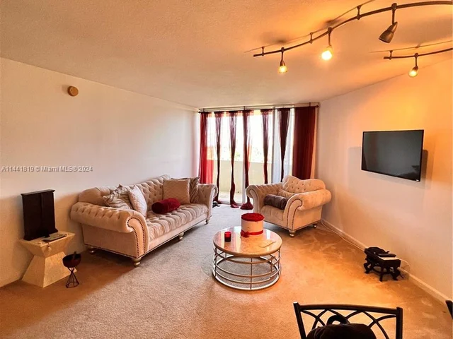 19501 W Country Club Dr # 1101, Aventura FL 33180