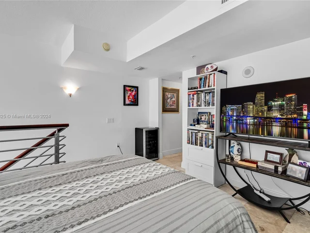 41 SE 5th St # 1214, Miami FL 33131