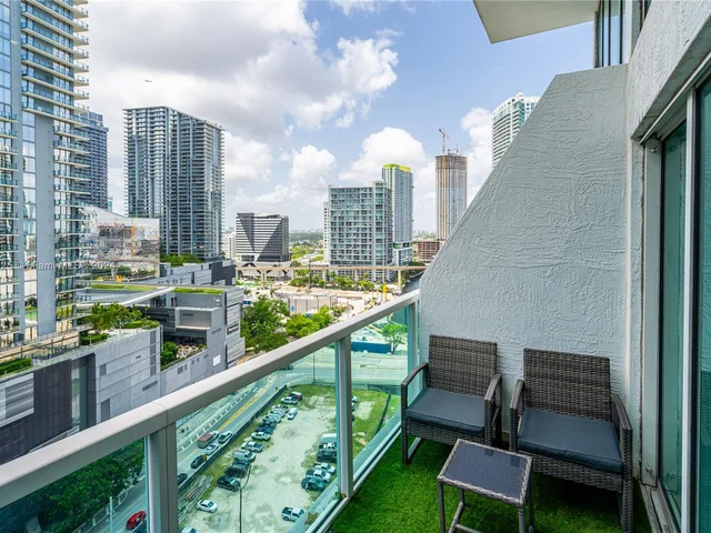 41 SE 5th St # 1214, Miami FL 33131