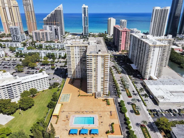 231 174th St # 16, Sunny Isles Beach FL 33160