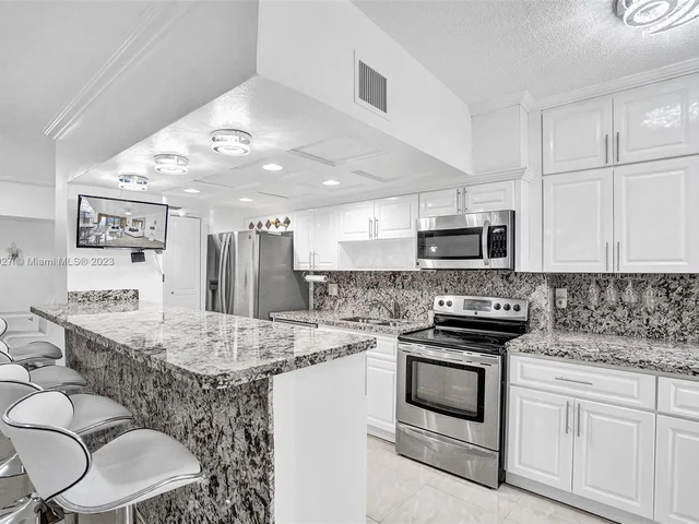 231 174th St # 16, Sunny Isles Beach FL 33160