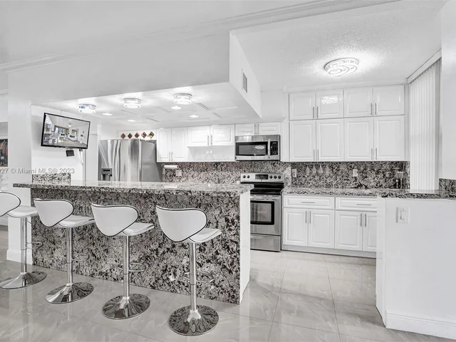 231 174th St # 16, Sunny Isles Beach FL 33160