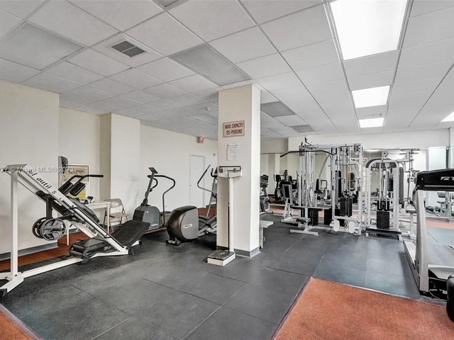 231 174th St # 16, Sunny Isles Beach FL 33160