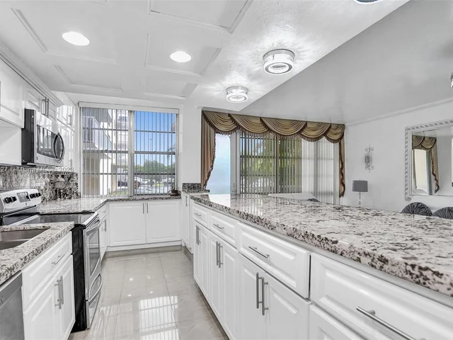 231 174th St # 16, Sunny Isles Beach FL 33160