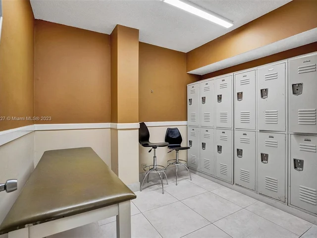 231 174th St # 16, Sunny Isles Beach FL 33160