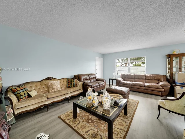 13455 SW 9th Ct # 301J, Pembroke Pines FL 33027