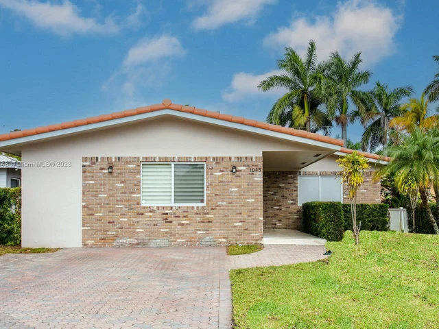 1045 Hollywood Blvd, Hollywood FL 33019