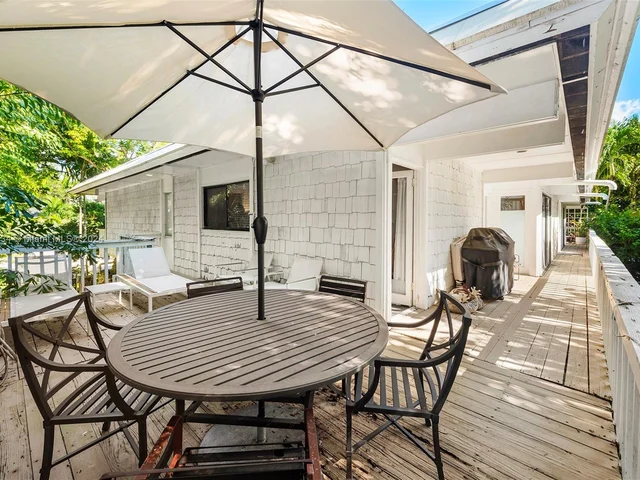 3821 Carole Ct, Miami FL 33133