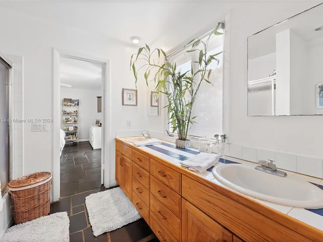 3821 Carole Ct, Miami FL 33133