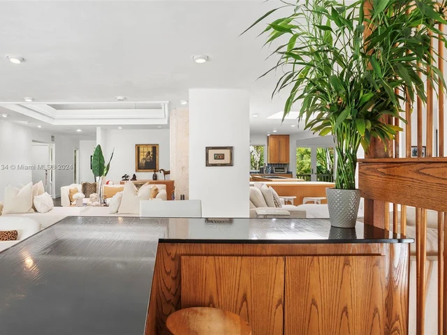 3821 Carole Ct, Miami FL 33133