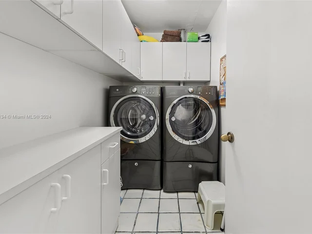 3821 Carole Ct, Miami FL 33133