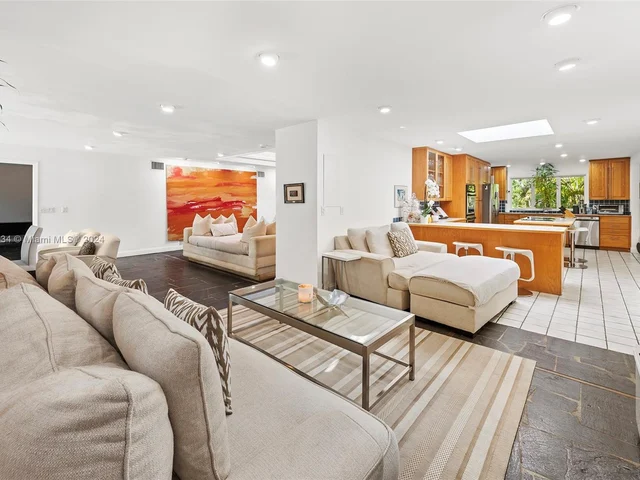 3821 Carole Ct, Miami FL 33133