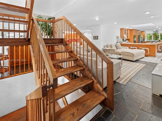 3821 Carole Ct, Miami FL 33133