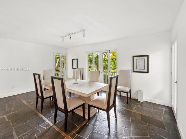 3821 Carole Ct, Miami FL 33133