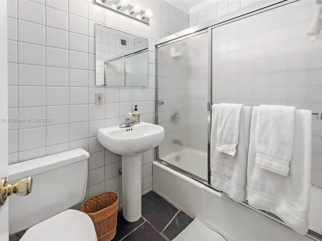 3821 Carole Ct, Miami FL 33133