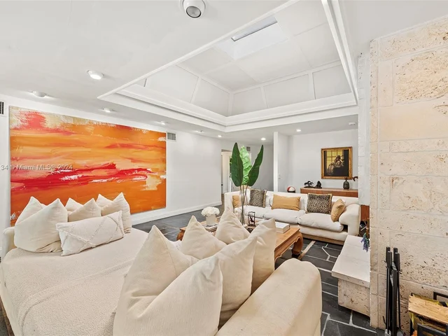 3821 Carole Ct, Miami FL 33133