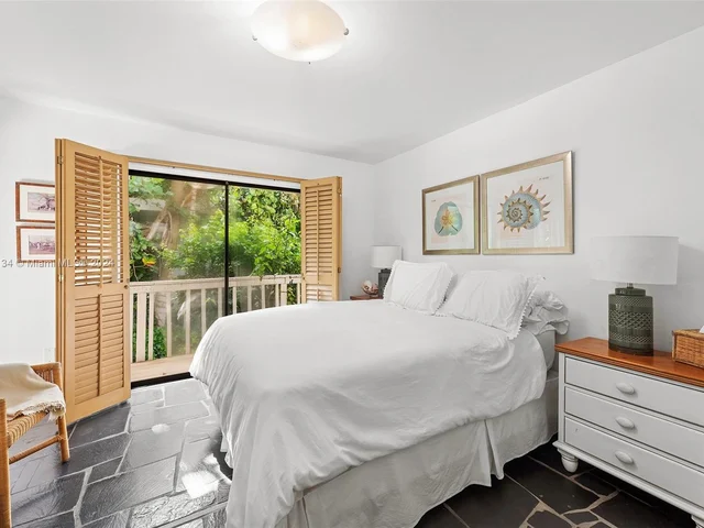 3821 Carole Ct, Miami FL 33133