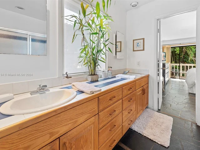 3821 Carole Ct, Miami FL 33133