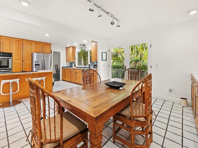 3821 Carole Ct, Miami FL 33133