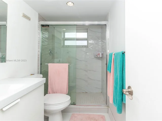 5005 Collins Ave # 808, Miami Beach FL 33140