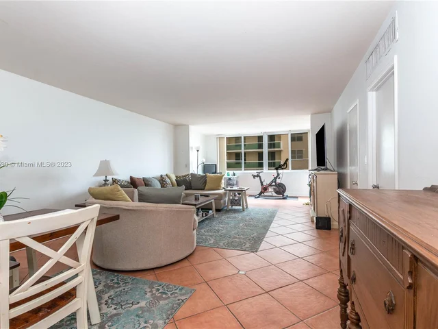 5005 Collins Ave # 808, Miami Beach FL 33140
