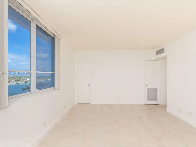 5005 Collins Ave # 808, Miami Beach FL 33140
