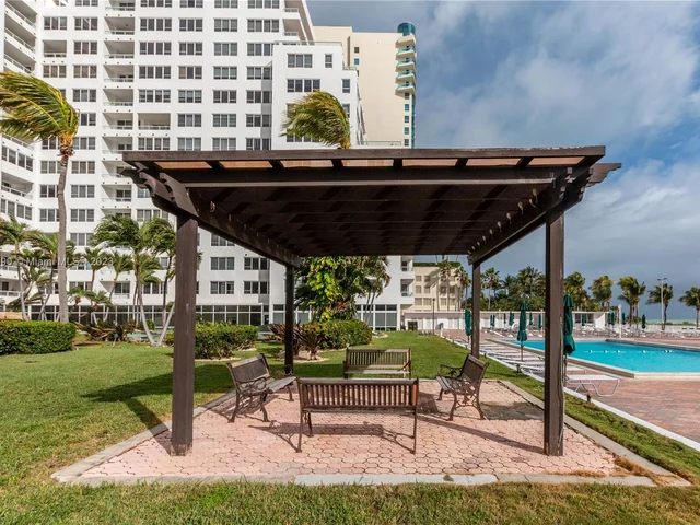 5005 Collins Ave # 808, Miami Beach FL 33140
