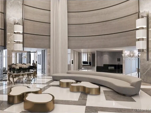 300 S Pointe Dr # 909, Miami Beach FL 33139