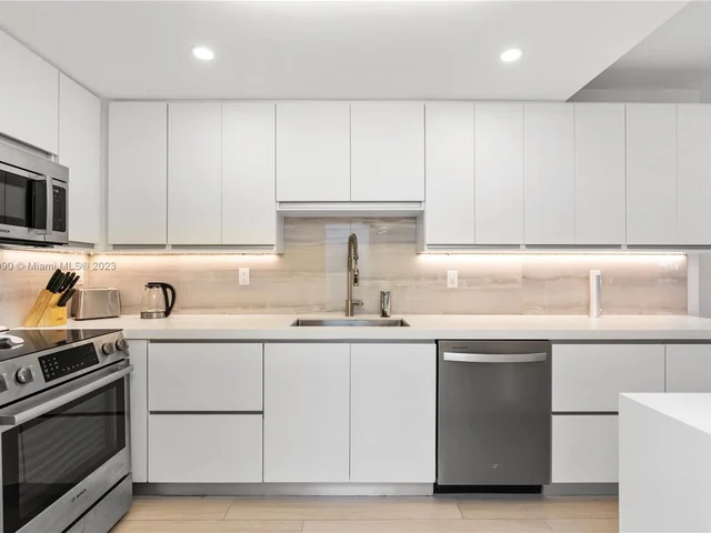 2301 Collins Ave # 318, Miami Beach FL 33139