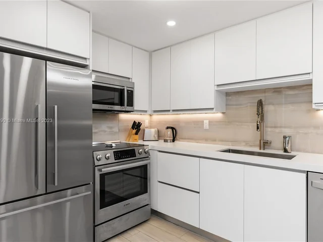 2301 Collins Ave # 318, Miami Beach FL 33139