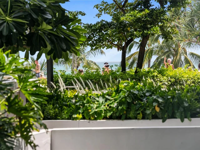 2301 Collins Ave # 318, Miami Beach FL 33139